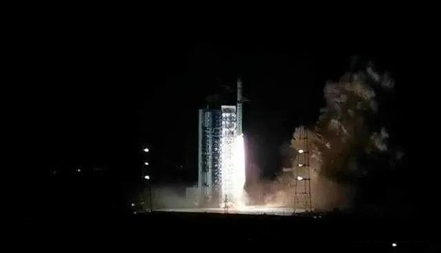 最新！金紫荊衛(wèi)星二號(hào)發(fā)射成功，順利入軌